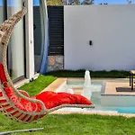 Uezuemlue 1 Bedroom Secluded With Private Pool Hot Tub * קלקן