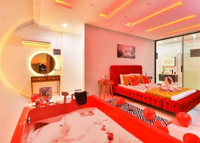 Uezuemlue 1 Bedroom Secluded With Private Pool Hot Tub Villa Kalkan