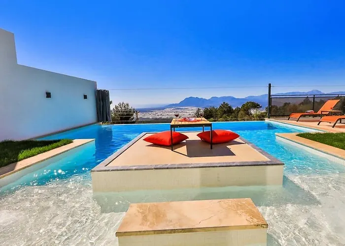 Uezuemlue 1 Bedroom Secluded With Private Pool Hot Tub Villa