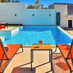 Uezuemlue 1 Bedroom Secluded With Private Pool Hot Tub Villa