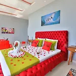 Villa Uezuemlue 1 Bedroom Secluded With Private Pool Hot Tub *
