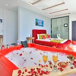 Vilă Uezuemlue 1 Bedroom Secluded With Private Pool Hot Tub *