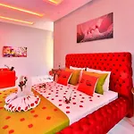 Uezuemlue 1 Bedroom Secluded With Private Pool Hot Tub Vilă Kalkan