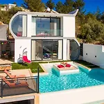 Uezuemlue 1 Bedroom Secluded With Private Pool Hot Tub *