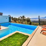 Uezuemlue 1 Bedroom Secluded With Private Pool Hot Tub Vilă *