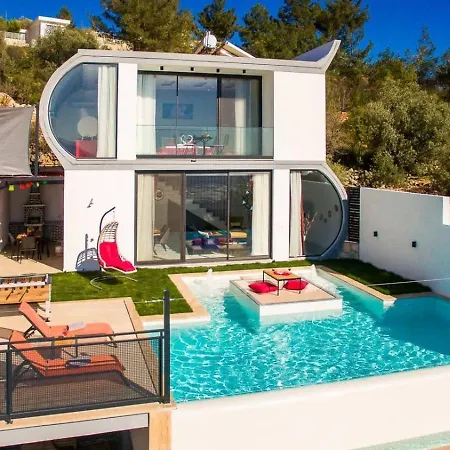 Uezuemlue 1 Bedroom Secluded With Private Pool Hot Tub *